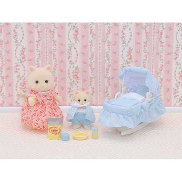 Corredo bebè con personaggi Sylvanian Families